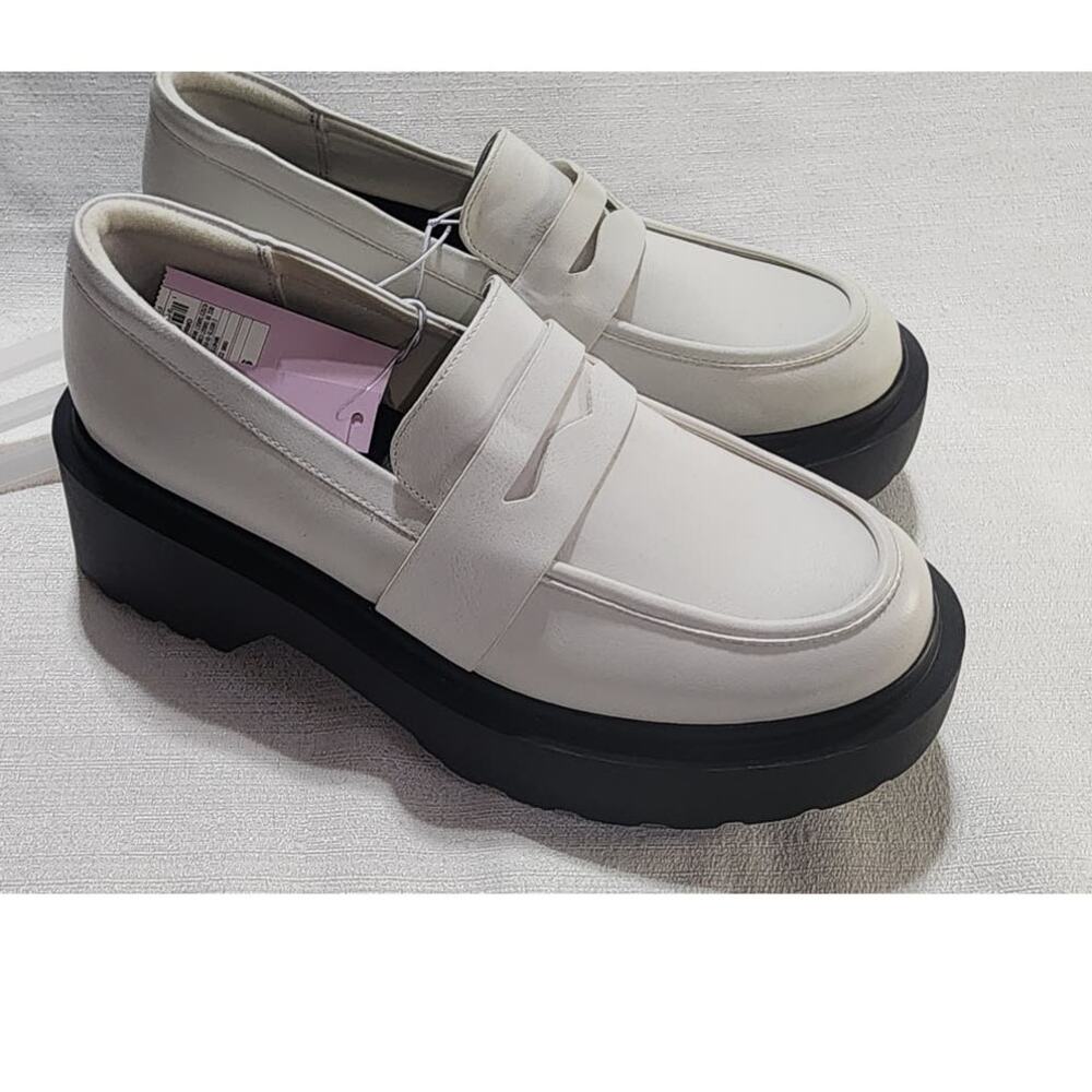 wild fable woman's shoes 9.5 and memory foam